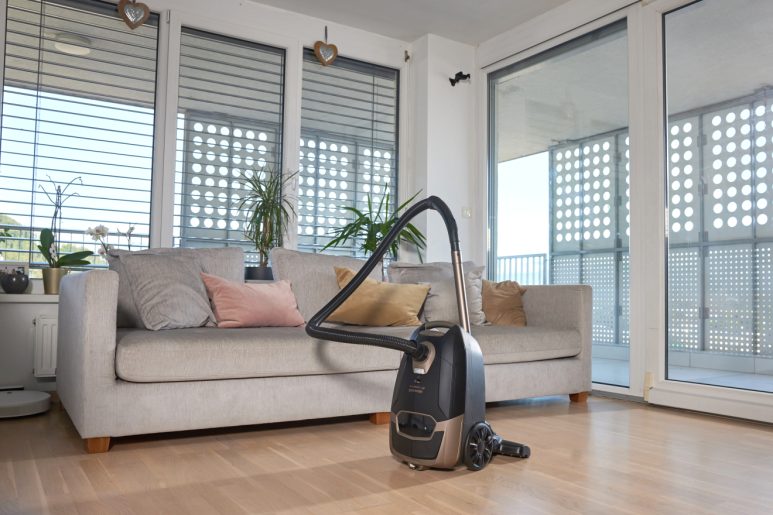 VACUUM CLEANER VCE48AFBKGO