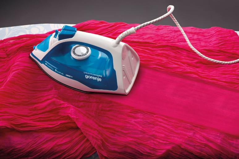 STEAM IRON SIH1800BLT