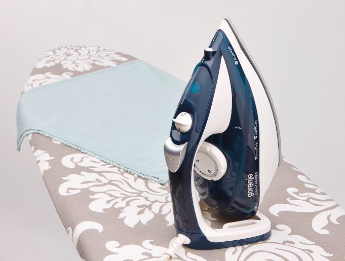 STEAM IRON SIH2600BLC