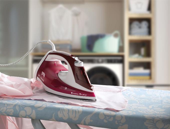 STEAM IRON SIH2200RBC