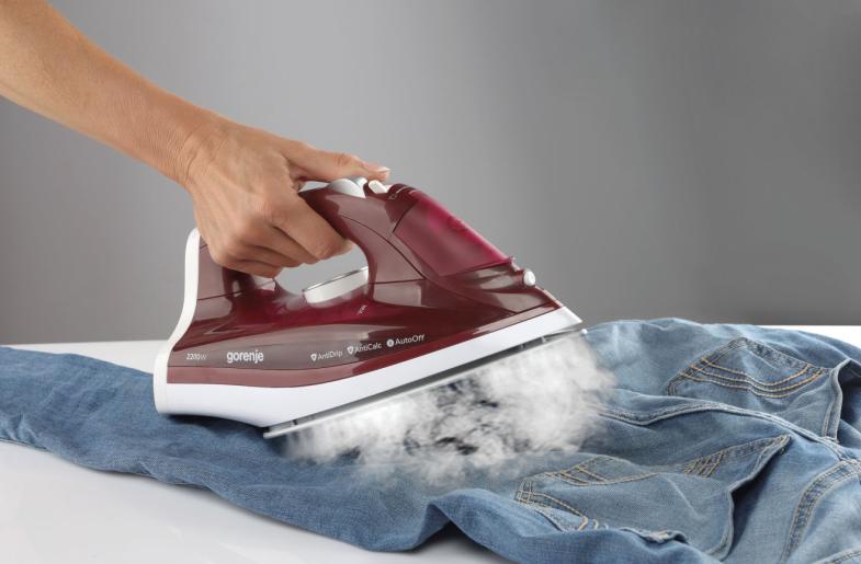 STEAM IRON CORDLESS SICH2200RBC GOR