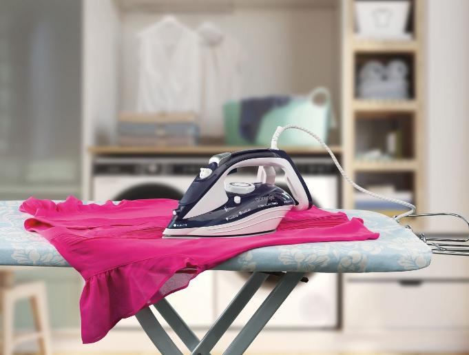 STEAM IRON SIH2600BLC