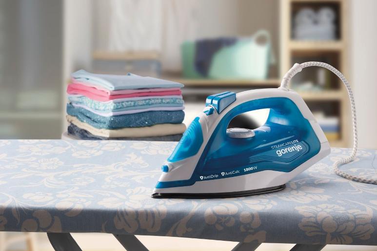 STEAM IRON SIH1800BLT