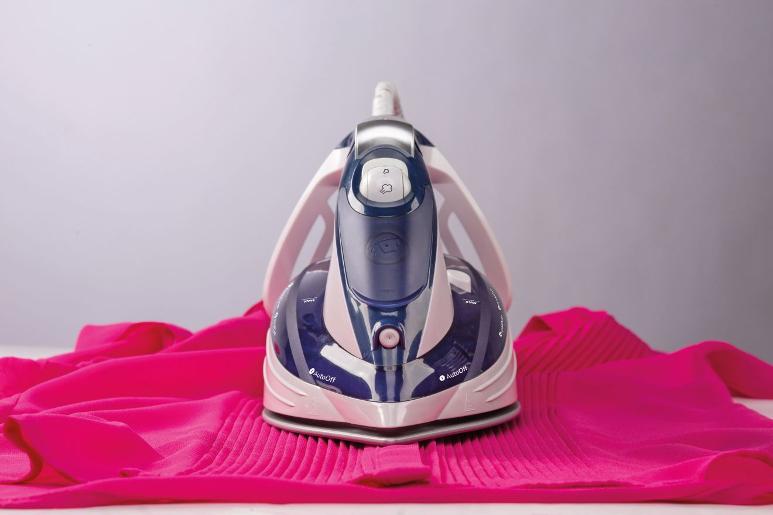 STEAM IRON SIH2600BLC