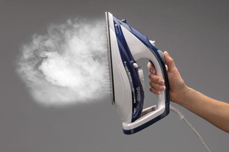 STEAM IRON SIH2600BLC